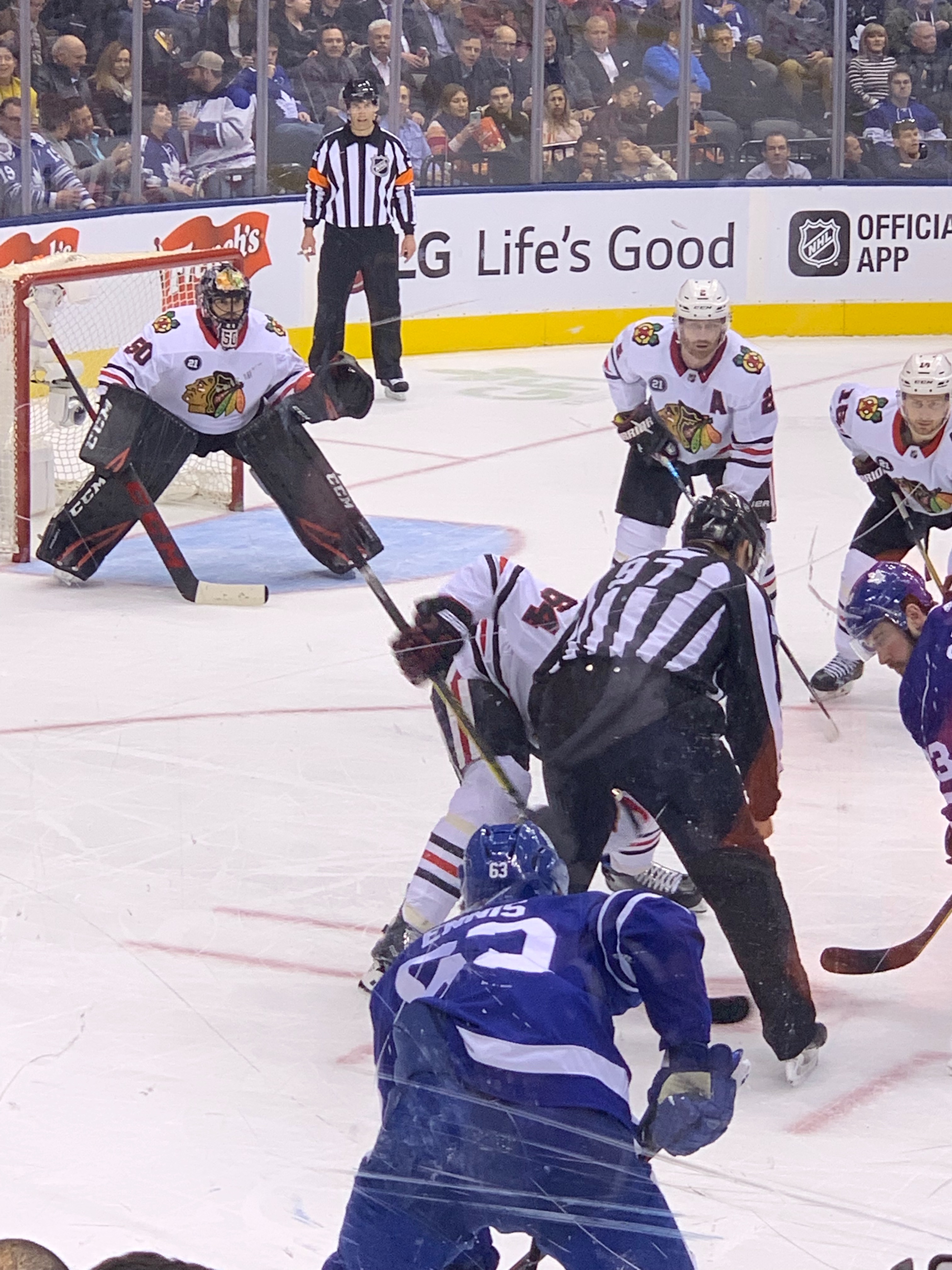 Toronto Maple Leafs and Chicago Blackhawks face-off