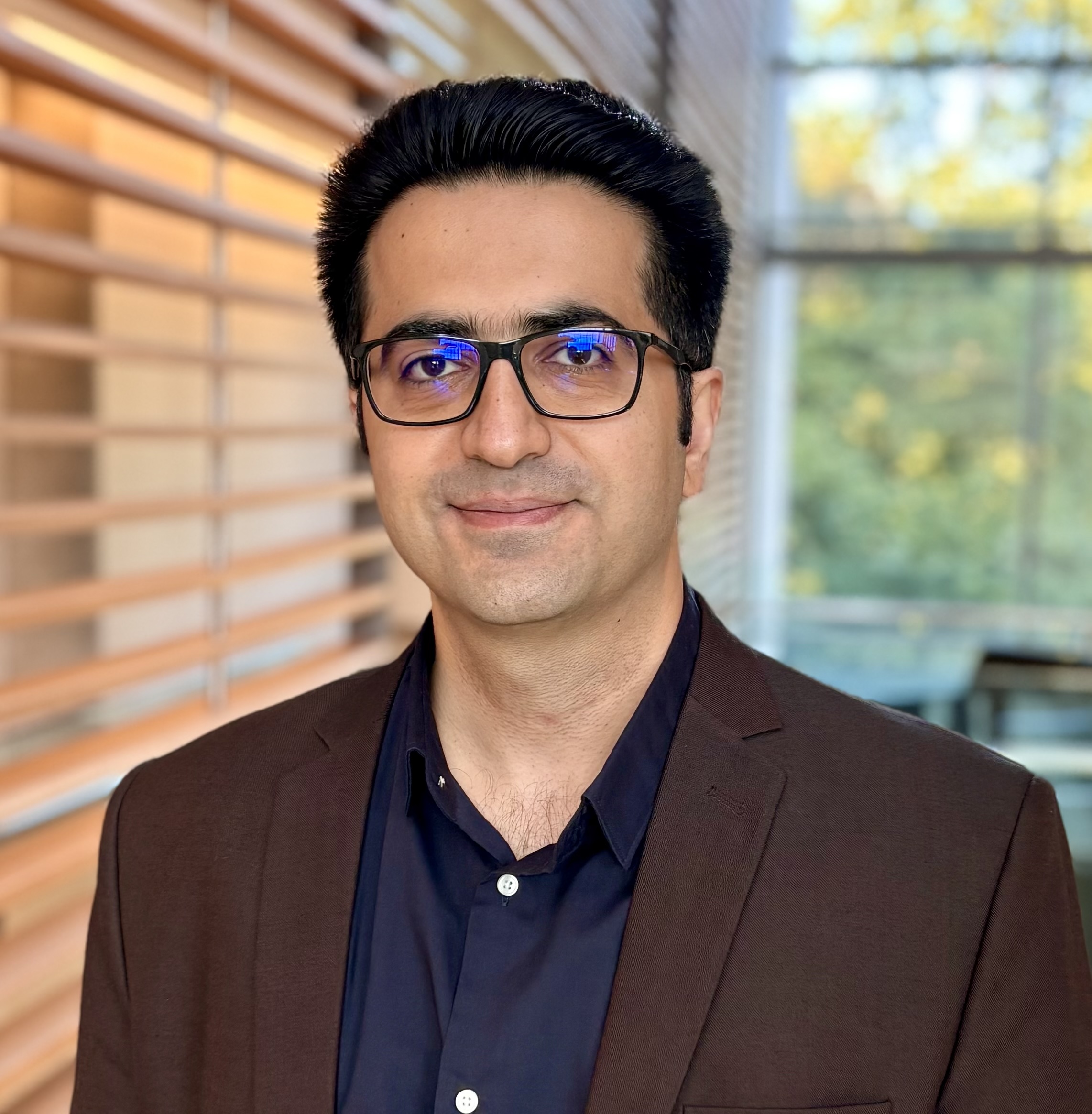 Dr. Maziar  Emamikhah